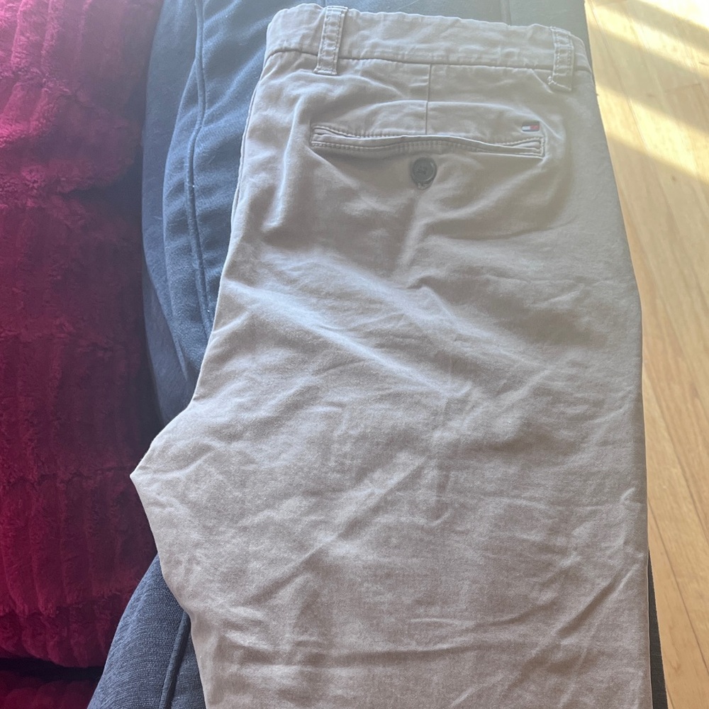 Tommy slim cut khaki pants ya no flaws like new
